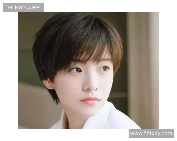 足球明星圆脸女生发型灵感分享时尚造型推荐