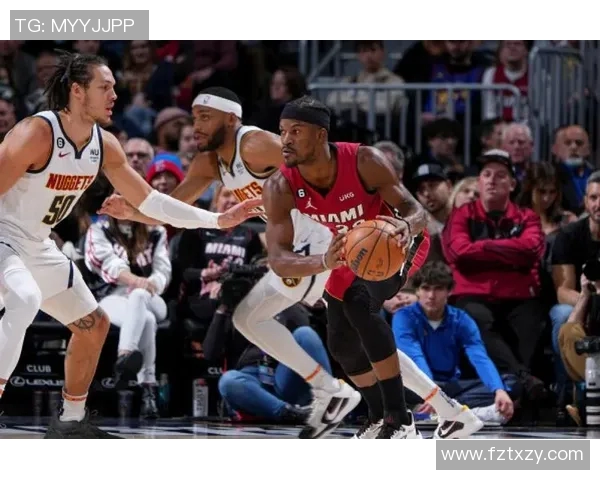 热火与掘金常规赛对决分析球队状态与战术博弈全解析